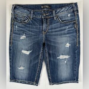 SILVER JEANS CO. Y2K Aiko Mid-Rise Distressed Dark Wash Bermuda Denim Shorts W30